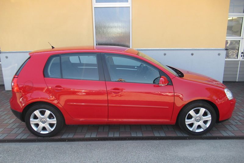 Volkswagen Golf 1.4i AUT. KLIMA NOVÉ ROZVODY - fotka 3 z 27