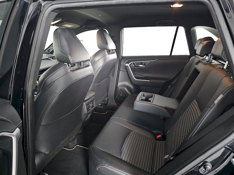 Toyota RAV4 (2021) 2.5HEV 4x4 222k JBL BLACK EDIT - fotka 7 z 34