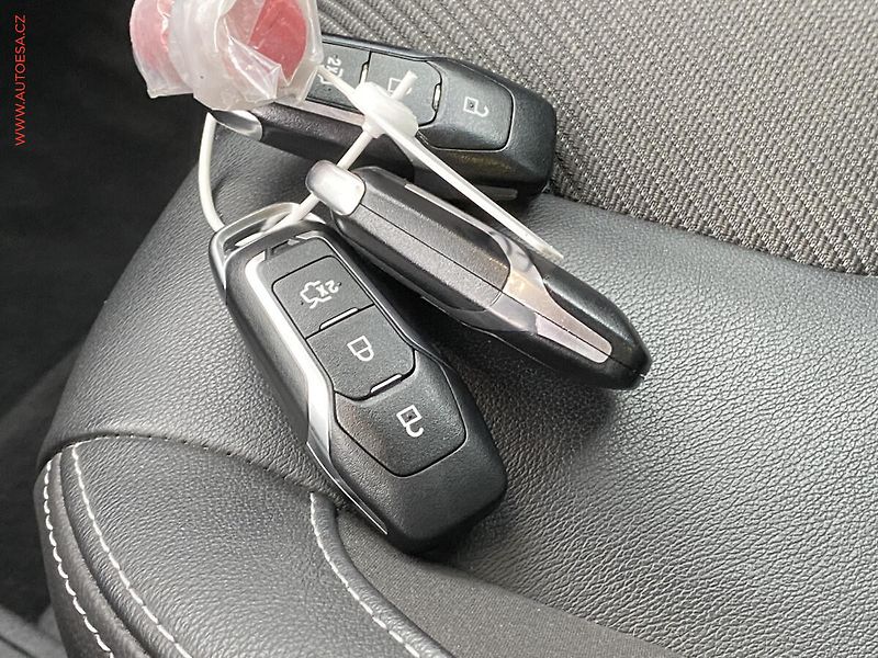 Ford Mondeo (2016) 2.0 EB, Titanium, AT, kůže - fotka 17 z 17