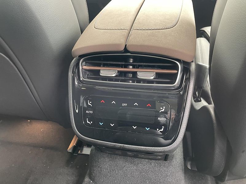 Mercedes-Benz EQS (2024) 450 4MATIC Electric Art - fotka 20 z 31