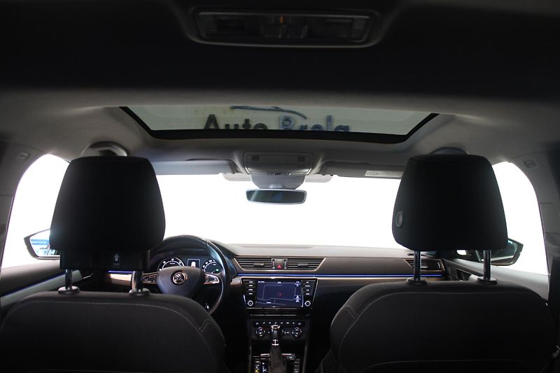 Škoda Superb (2015) 2.0TDI DSG STYLE+ Navi LED - fotka 23 z 43