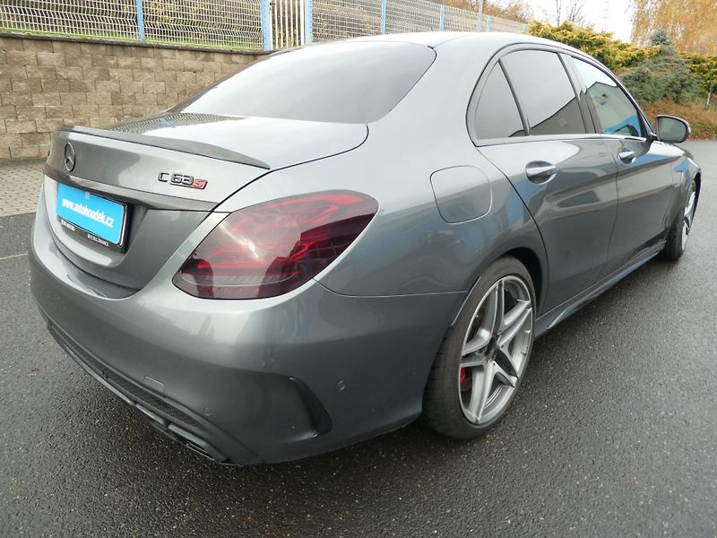 Mercedes-Benz Třídy C C AMG 63S V8 BITURBO  - fotka 3 z 15