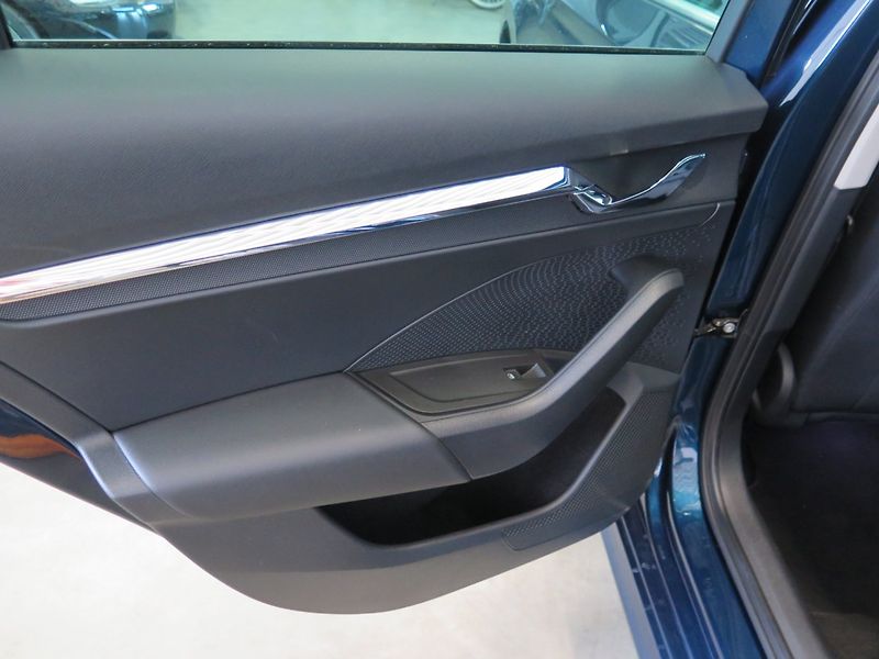 Škoda Octavia (2020) 2.0TDI,klima,výhřev,kamera,taž - fotka 18 z 28