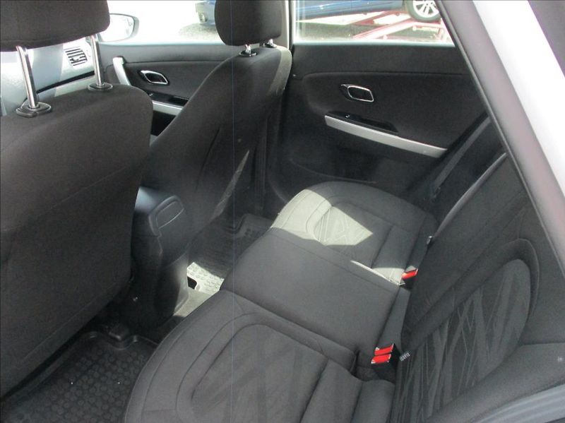 Kia Ceed 1,6 CRDi, klima,servis,DPH,CZ, - fotka 15 z 40