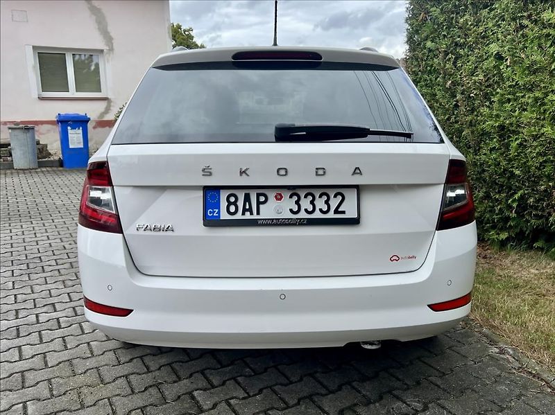 Škoda Fabia 1,0 STYLE / LED / kamera / ČR - fotka 4 z 48
