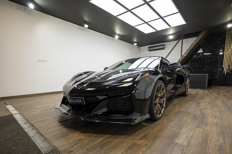 Chevrolet Corvette C8 Stingray Z51 Performance - fotka 1 z 23