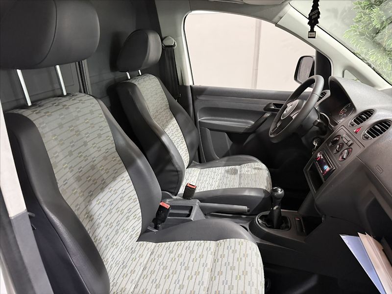 Volkswagen Caddy 1,6   TDI 75KW TAŽNÉ SERVIS - fotka 13 z 19