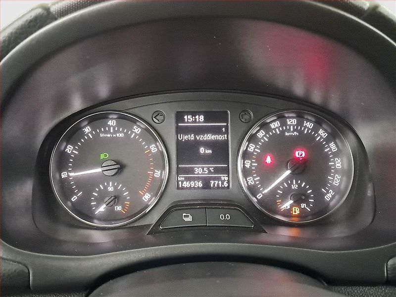Škoda Fabia (2014) 1.2 TSI, Serv.kniha, Tempomat - fotka 11 z 18