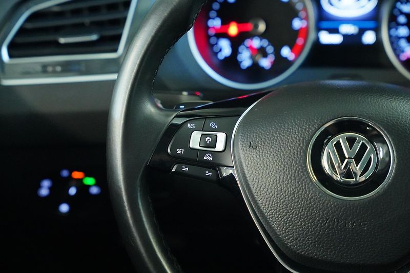 Volkswagen Tiguan - fotka 16 z 30