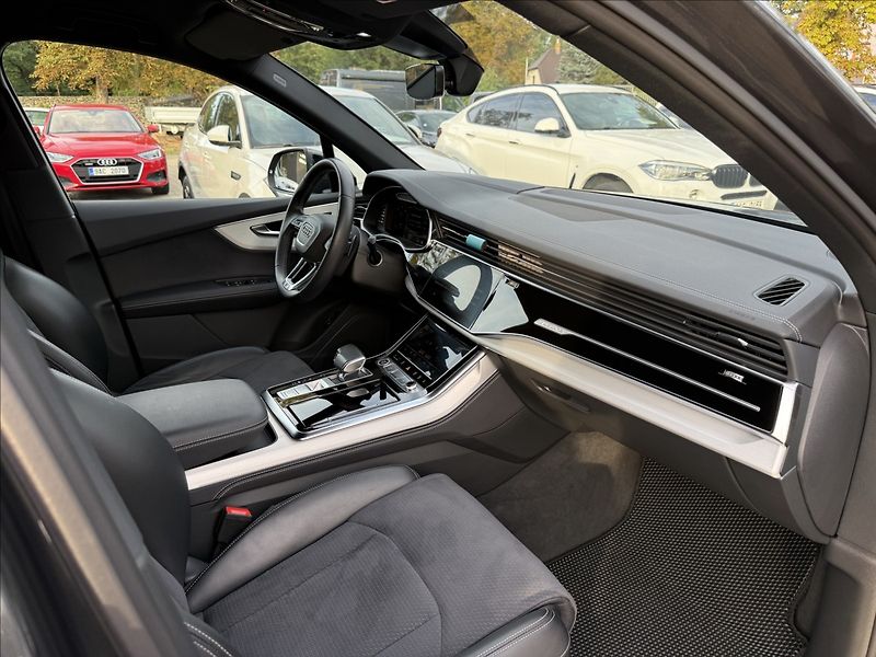 Audi Q7 50 TDI S-Line Quattro - fotka 9 z 37