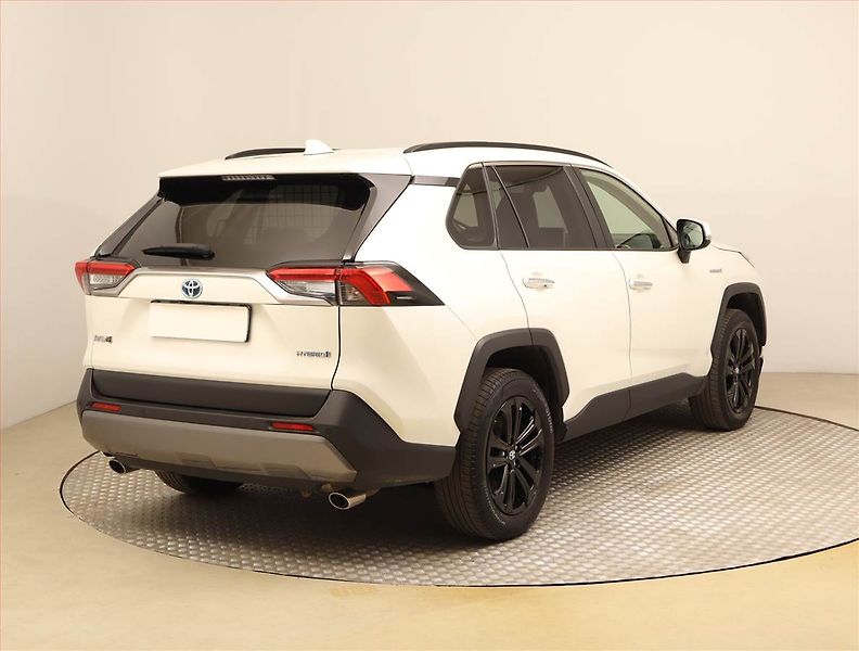 Toyota RAV4 (2021) 2.5 Hybrid - fotka 5 z 30