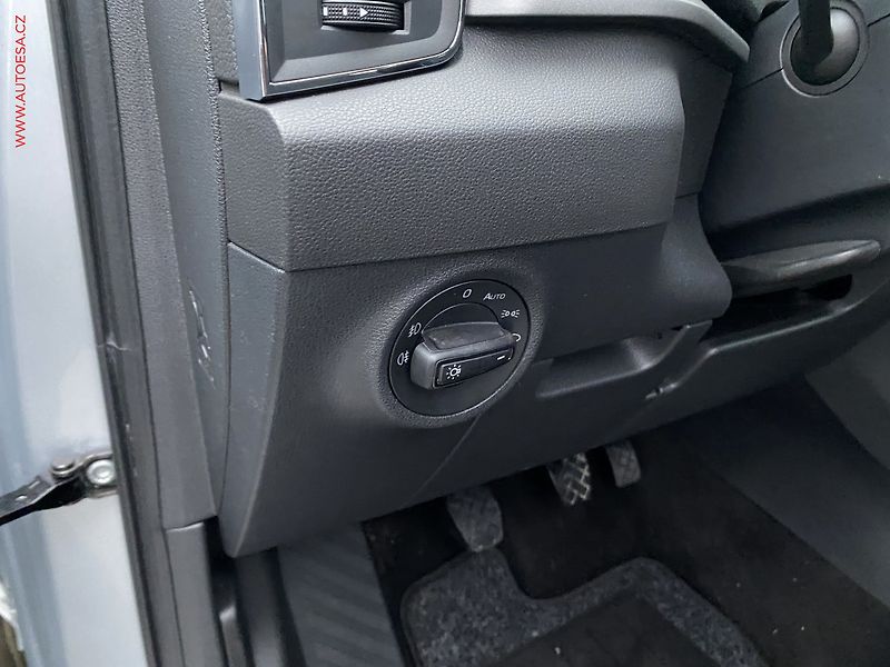 Škoda Karoq (2017) 2.0 TDi 4x4, Ambition - fotka 15 z 17