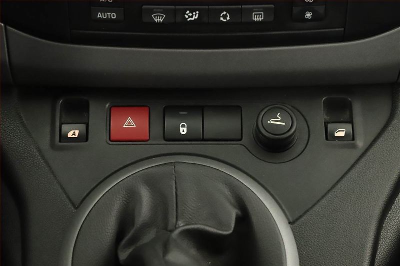Citroën Berlingo (2016) XTR 1.6 HDi, 7Míst, ČR, 1Maj - fotka 11 z 14