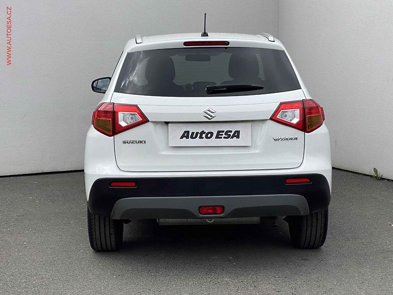 Suzuki Vitara (2018) 1.6 VVT, 2.maj,ČR, AC, temo - fotka 5 z 18