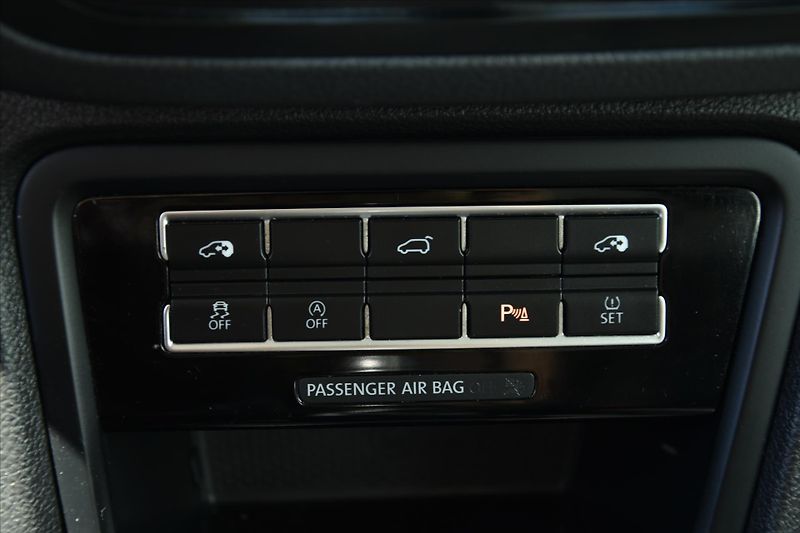 Volkswagen Sharan 2.0TDI 110kW HIGHLINE 1MAJ. ČR - fotka 20 z 25