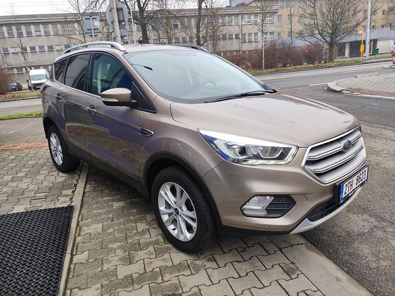 Ford Kuga (2019) - fotka 2 z 26