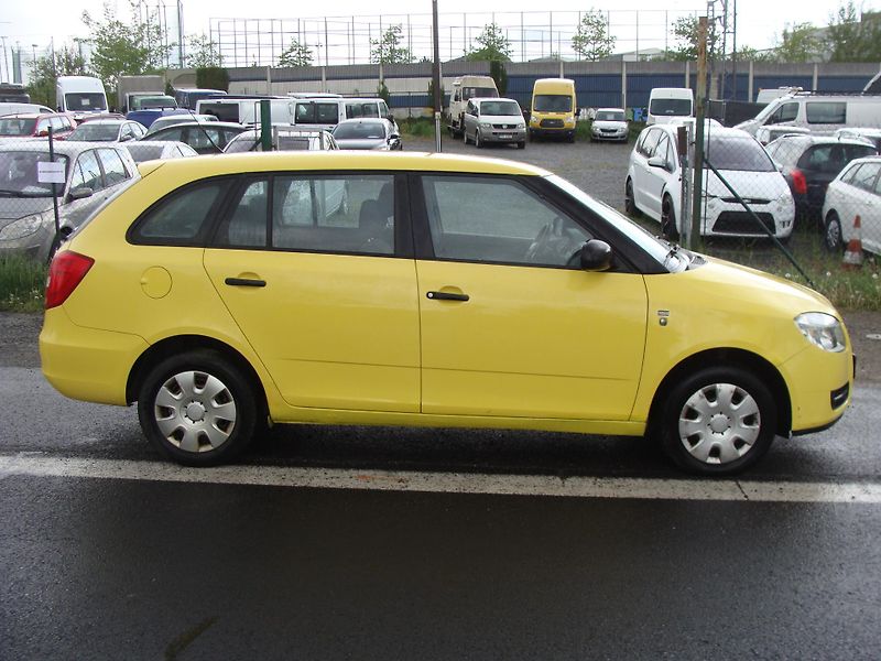 Škoda Fabia (2009) 1.2 HTp, 51 kW, klima - fotka 6 z 19