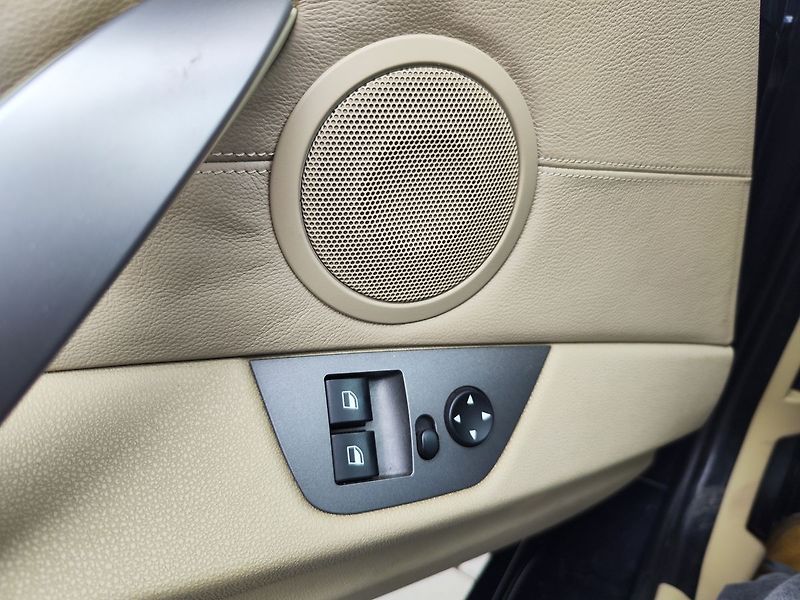 BMW Z4 2.2i/125kW Cabrio - fotka 27 z 32