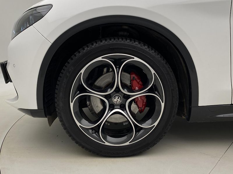 Alfa Romeo Stelvio VELOCE 2.2JTDm Q4 AUT - fotka 33 z 56