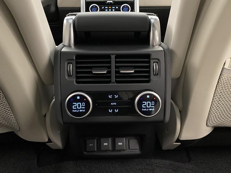 Land Rover Discovery D300 HSE R-DYNAMIC AWD AUT 7m - fotka 31 z 60