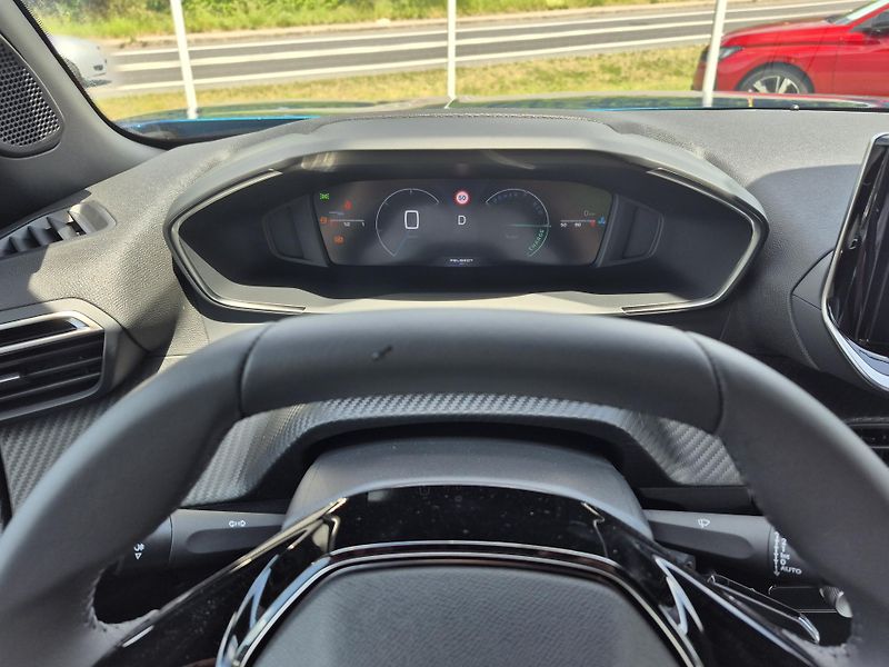 Peugeot 2008 (2026)  ALLURE Hybrid 145 e-DCS6 - fotka 12 z 19