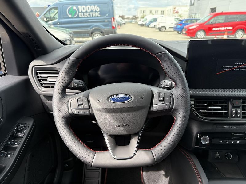 Ford Kuga (2025) ST-Line, 5dveřová, 1.5 EcoBoos - fotka 13 z 17