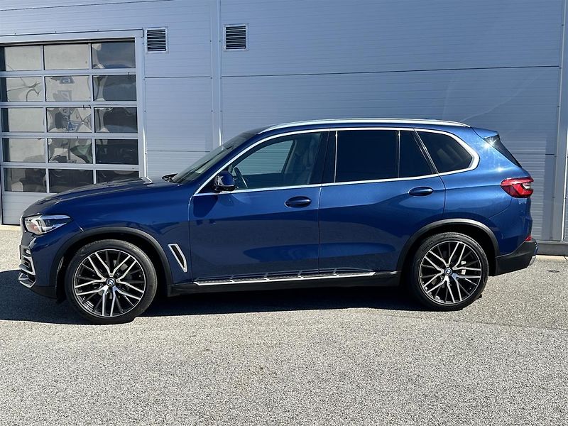 BMW X5 xDrive30d - fotka 3 z 16