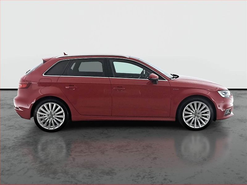 Audi A3 (2017) e-tron, Automat, Kůže, Navi - fotka 6 z 20