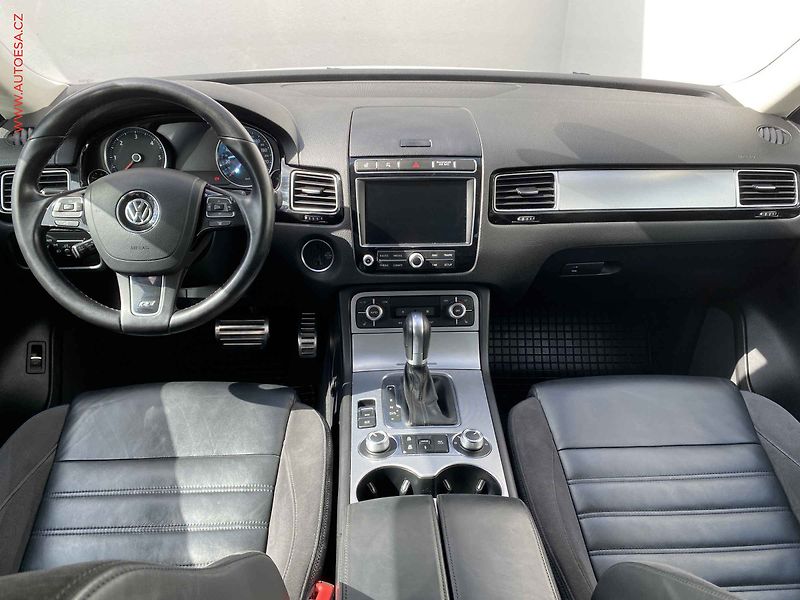 Volkswagen Touareg (2017) 3.0TDi 4x4, ČR, R-Line, TZ - fotka 8 z 23