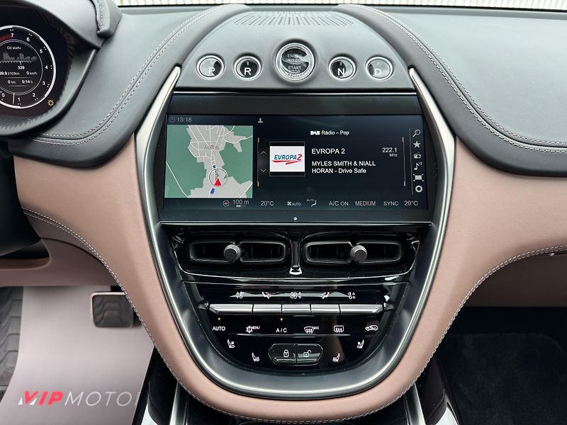 Aston Martin DBX V8-BLACK-R23-ZÁRUKA-12TKM - fotka 21 z 46