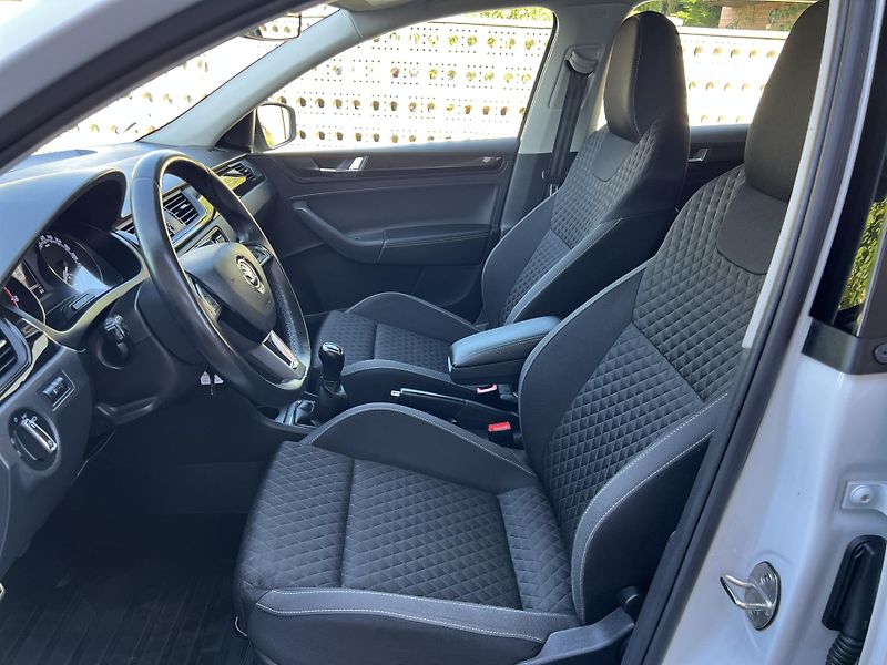 Škoda Rapid Spaceback 1.0TSi 81kw KAMERA - fotka 8 z 44