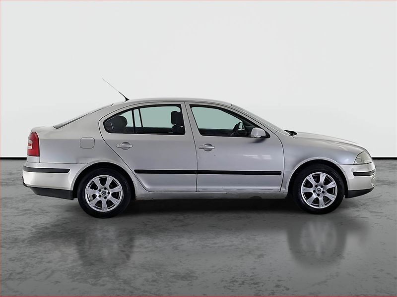 Škoda Octavia (2005) 2.0 TDI, nová STK, Tažné - fotka 6 z 15