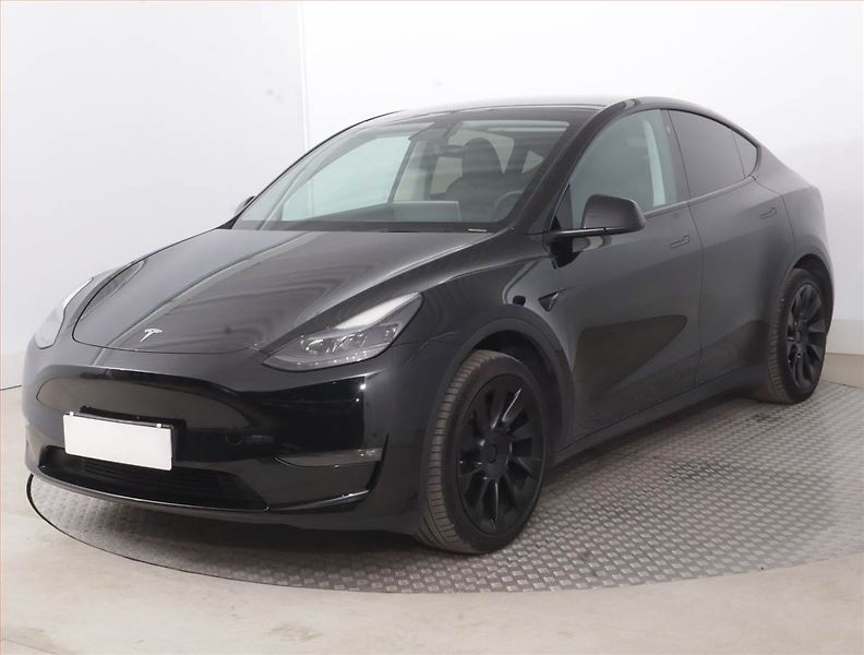 Tesla Model Y (2023) Long Range AWD 79kWh, SoH 92% - fotka 2 z 21