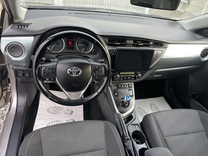 Toyota Auris 1.8i 16v HYBRID AUT NAVI CAM!! - fotka 101 z 166
