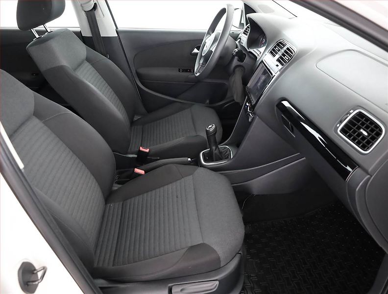 Volkswagen Polo (2012) 1.2 TDI, Park. senzory - fotka 7 z 13