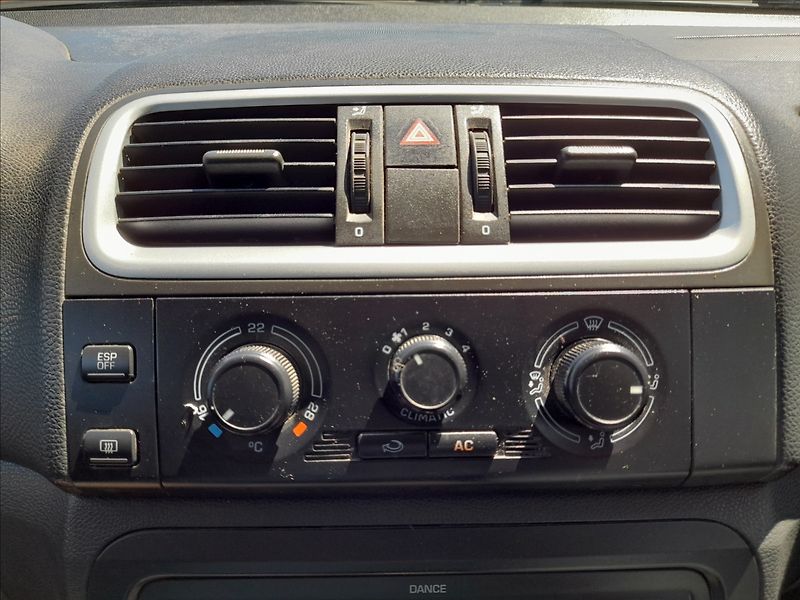 Škoda Roomster 1,4 TDi STÁLE U NÁS - fotka 11 z 17