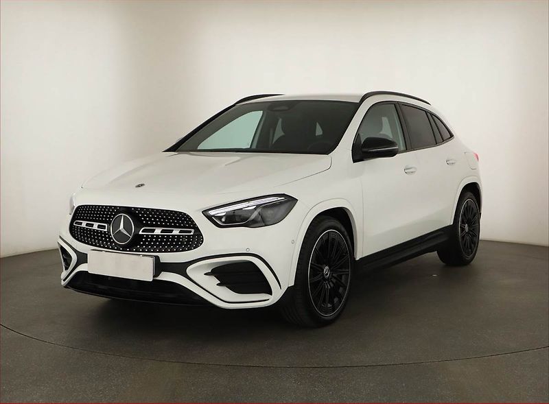 Mercedes-Benz GLA (2026) 200 d 4MATIC, AMG LINE - fotka 2 z 19