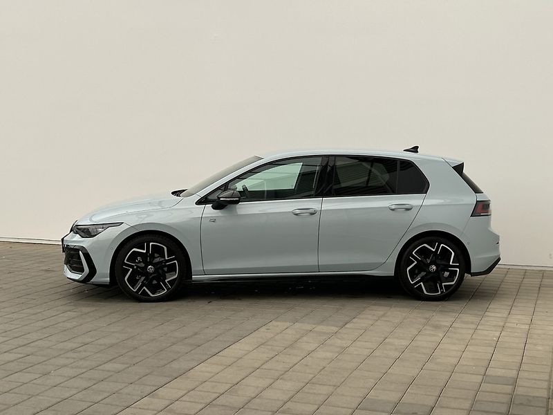 Volkswagen Golf 1.5 TSI R-Line - fotka 3 z 30