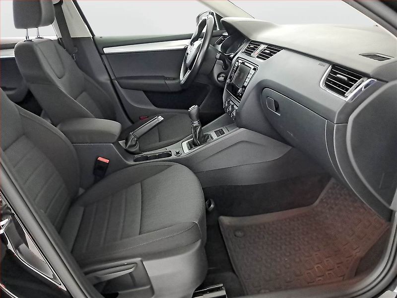 Škoda Octavia (2015) Style 2.0 TDI, 4X4, Xenony - fotka 9 z 16