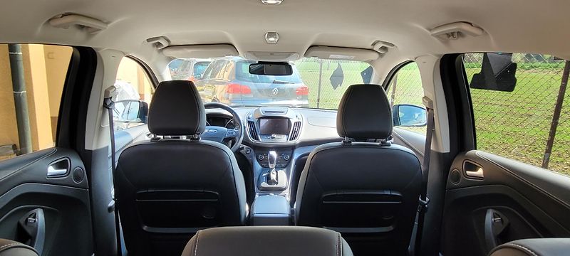 Ford Kuga (2017) 2,0TDCi 132kW DSG 4×4 Vignale  - fotka 45 z 52