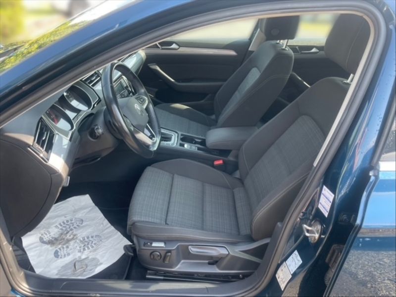 Volkswagen Passat 1,5 TSI Business AT - fotka 7 z 11