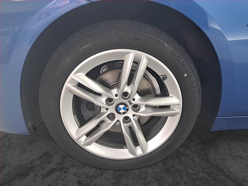 BMW Řada 2 (2018) M Sport 218d Active Tourer - fotka 15 z 18
