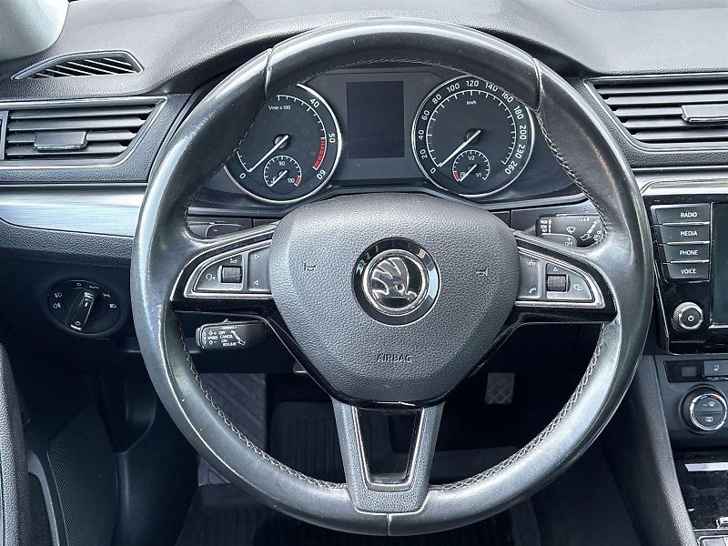 Škoda Superb (2016) Combi 2.0 TDI DSG Style + - fotka 6 z 37