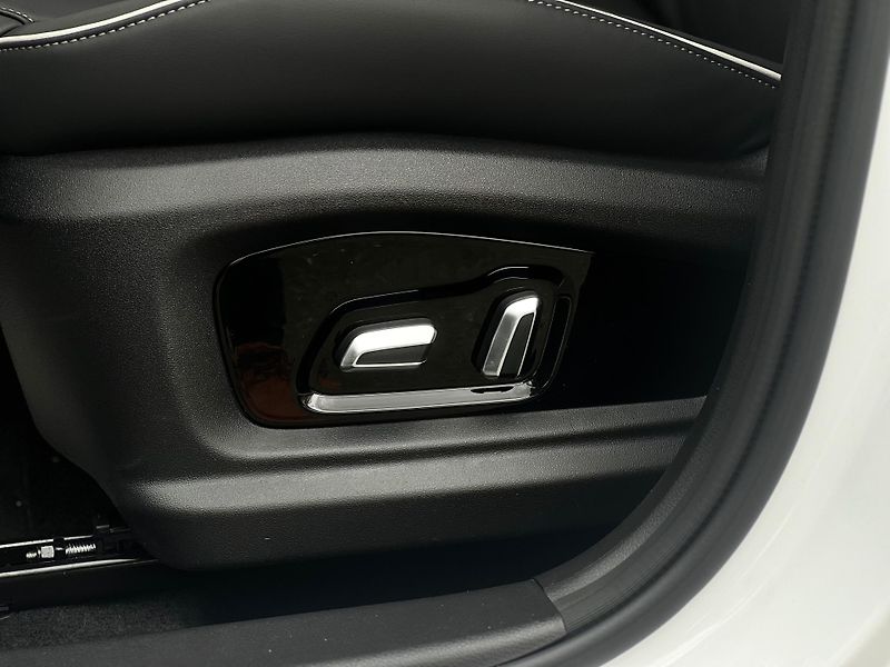 Chery Tiggo 7 PHEV (2026) UNIQUE 1.5 T-GDI  - fotka 13 z 31