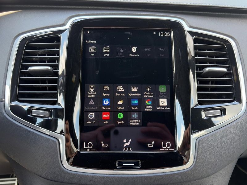 Volvo XC90 (2019) 2.0 B5 4x4 Nafta, Kůže, A/T - fotka 28 z 30