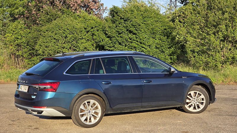 Škoda Superb (2022) - fotka 16 z 32