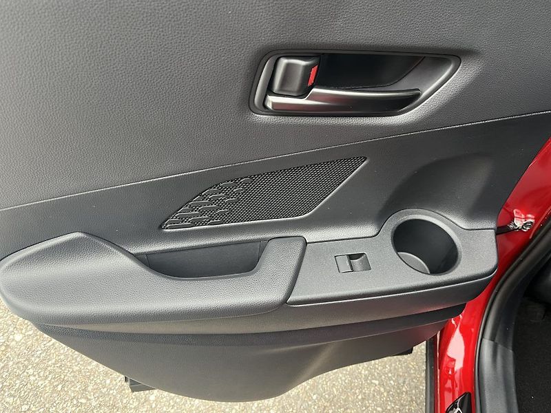 Toyota C-HR 2.0L PHEV Executive - fotka 9 z 26