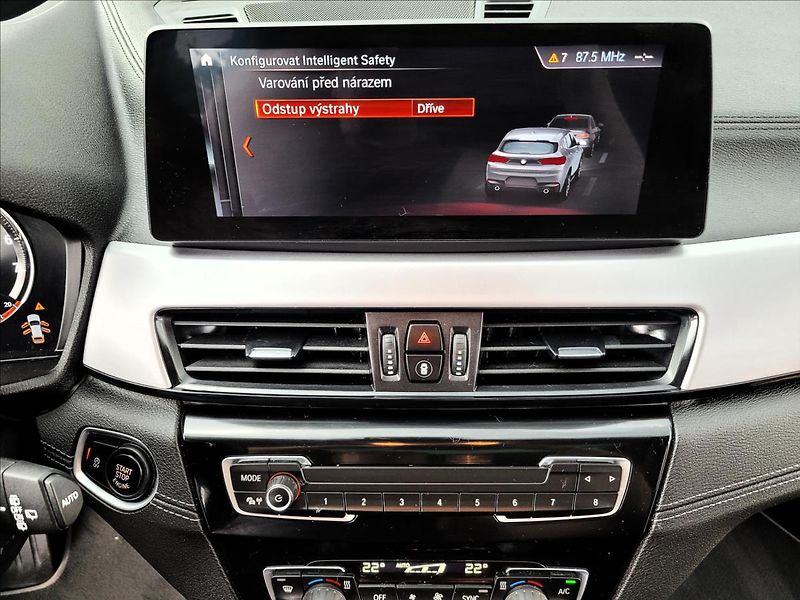 BMW X2 18i ,led,navi,kůže,výhřev - fotka 28 z 47