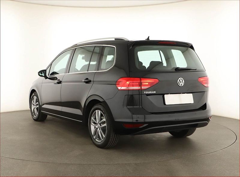 Volkswagen Touran (2018) 1.5 TSI, Navi, Park. senzory - fotka 4 z 16