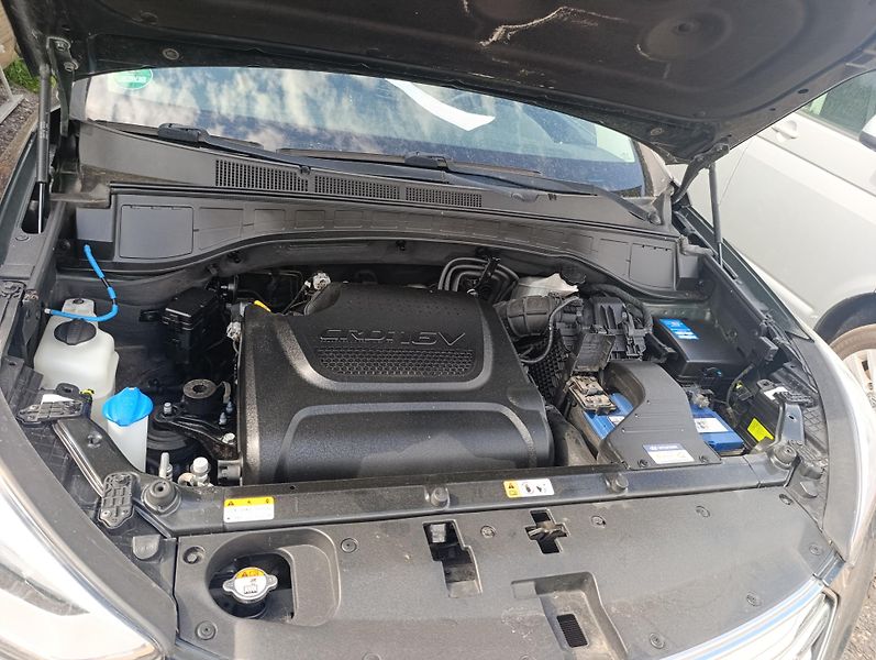 Hyundai Grand Santa Fe (2015) 2.2 CRDi 4x4 6míst tažné - fotka 20 z 20